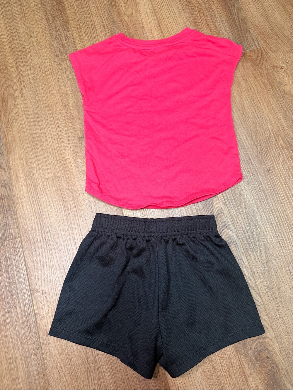 Nike Girls 2 Piece Outfit Set Pink Heart Logo Tee Black Mesh Shorts 4T Athletic - Picture 7 of 9